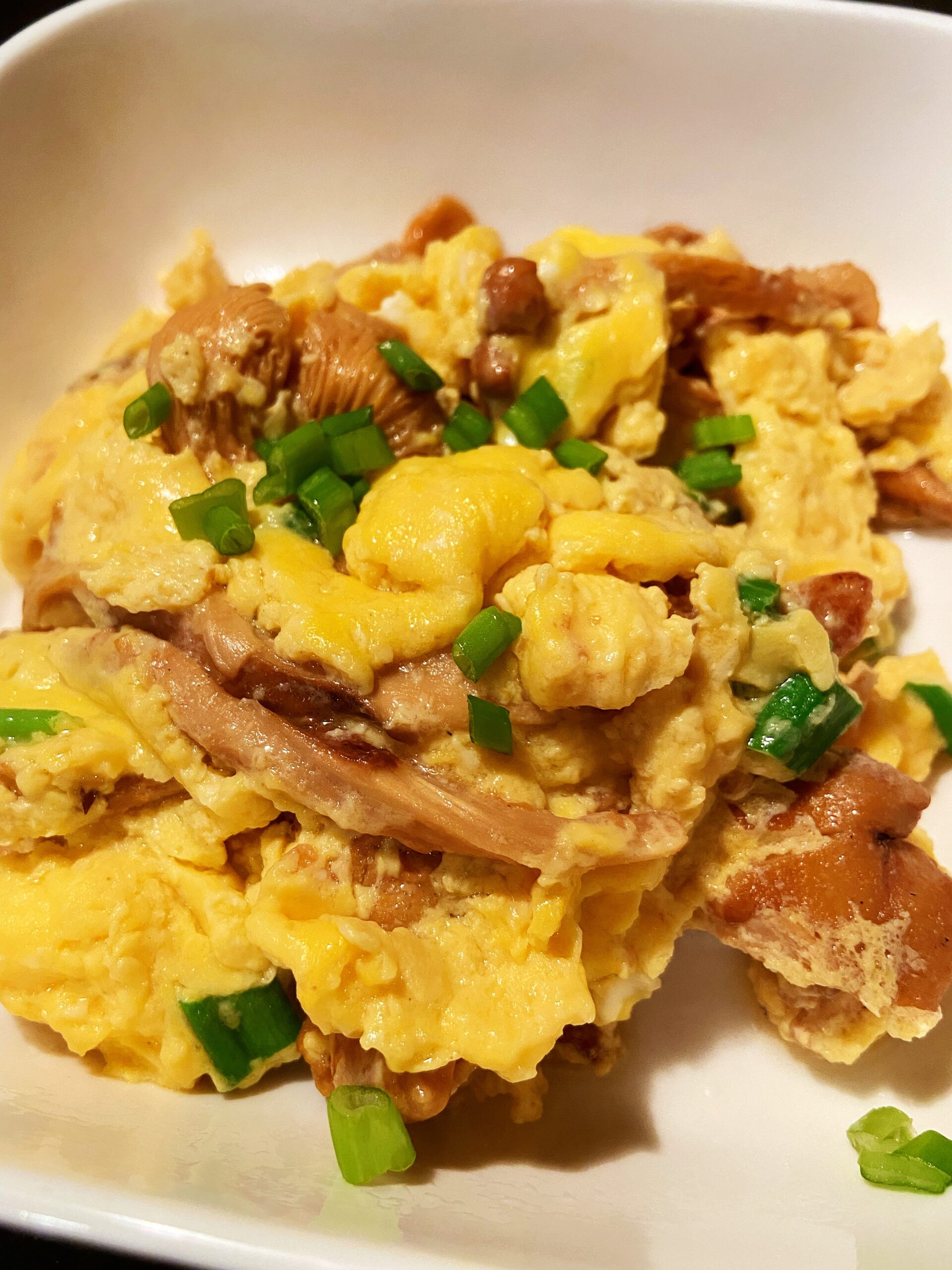 Egg with Chanterelles Mushroom AirGO recipes by EZCuisine